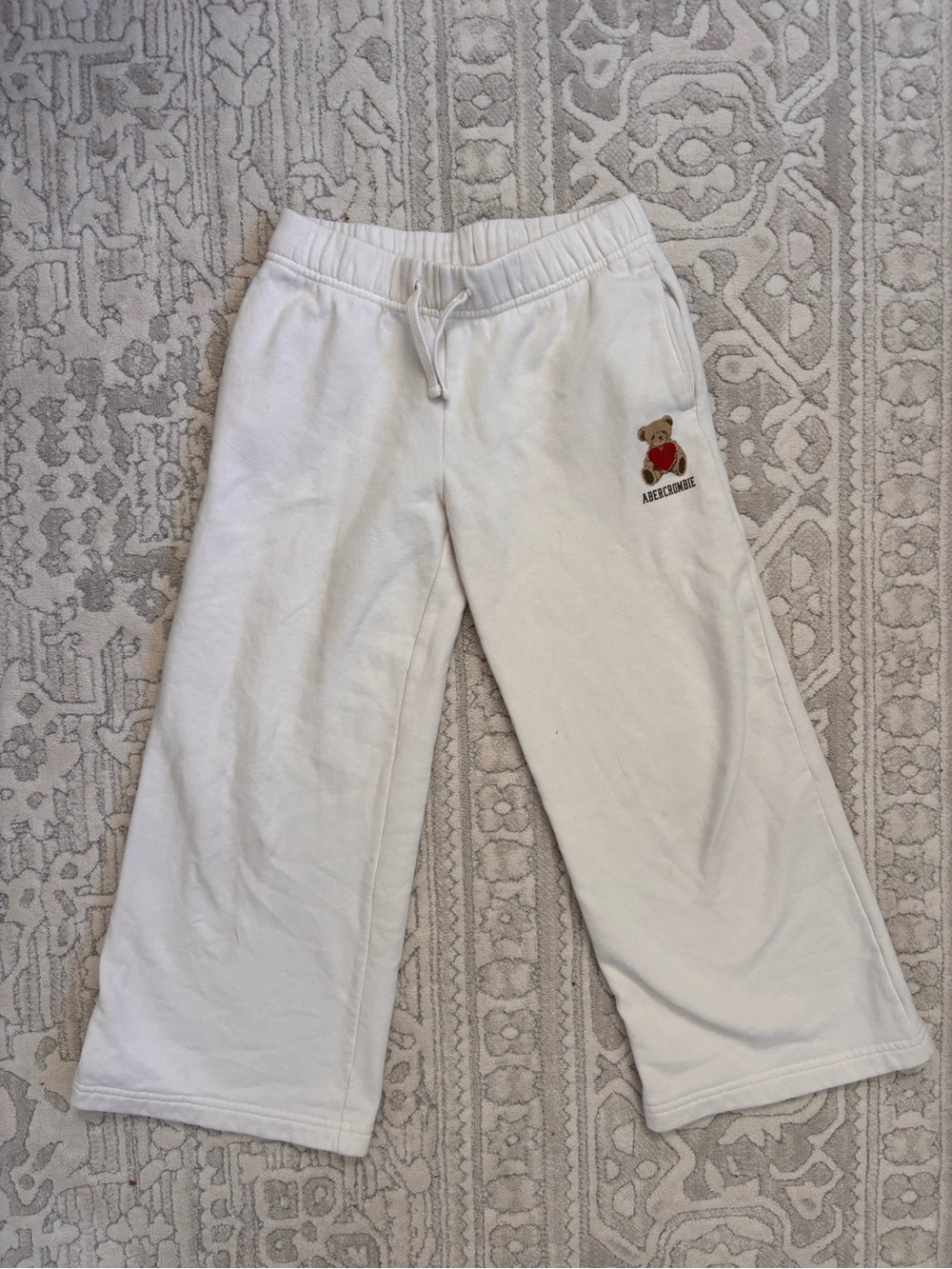 abercrombie kids White Sweatpants with Teddy Patch Girls 7/8 Regular